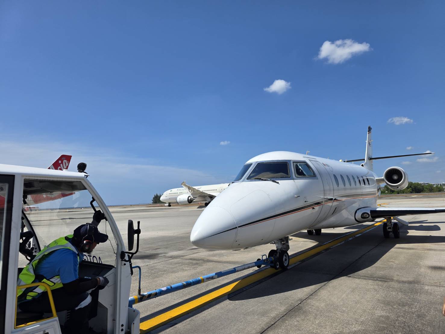 Aircraft Marshalling and Turnaround